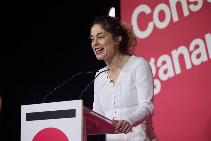 La nueva coordinadora general de Sumar, Lara Hernández, interviene durante la clausura de la Asamblea Estatal de Sumar, en el Teatro Alcázar, a 30 de marzo de 2025