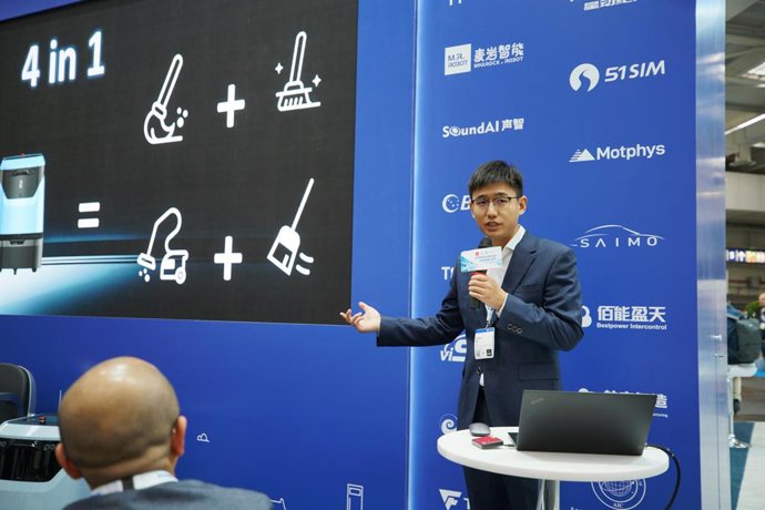 Robint COO unveils new products at Hannover Messe.