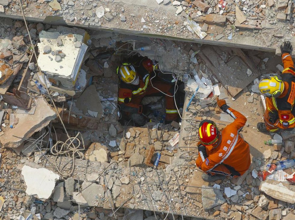 Imagen de archivo de labores de rescate en Birmania tras el terremoto que dejó más de 2.700 muertos