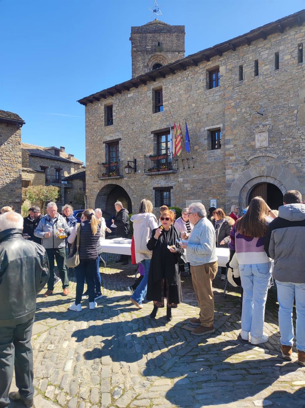 Celebración de la Virgen Crespillera, en Aínsa (Huesca).