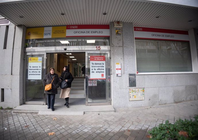 Fachada de la oficina del INEM, a 4 de marzo de 2025, en Madrid (España). 