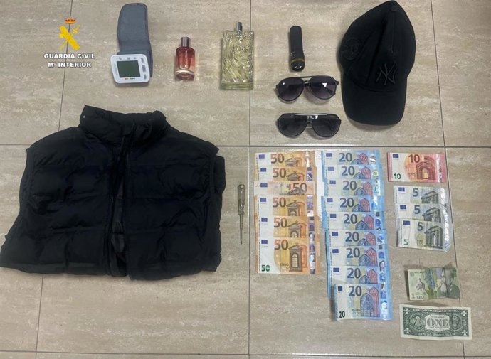 Detenidas cuatro personas en dos operaciones distintas dedicadas al robo en autopistas en la Comunitat