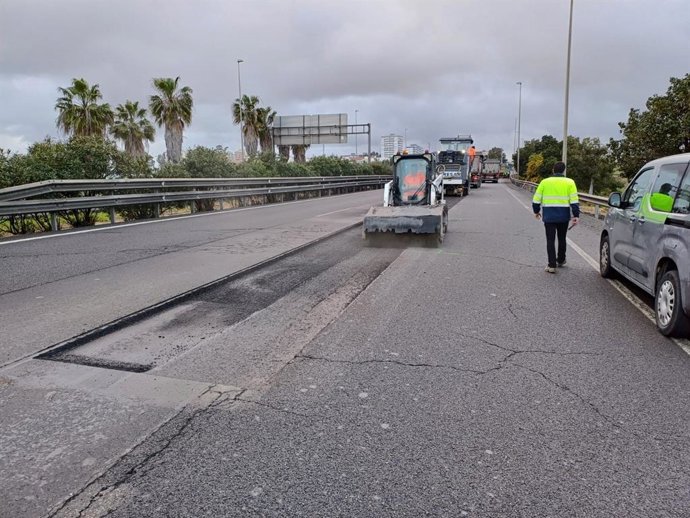 Arreglos de rehabilitación en carreteras de Huelva.