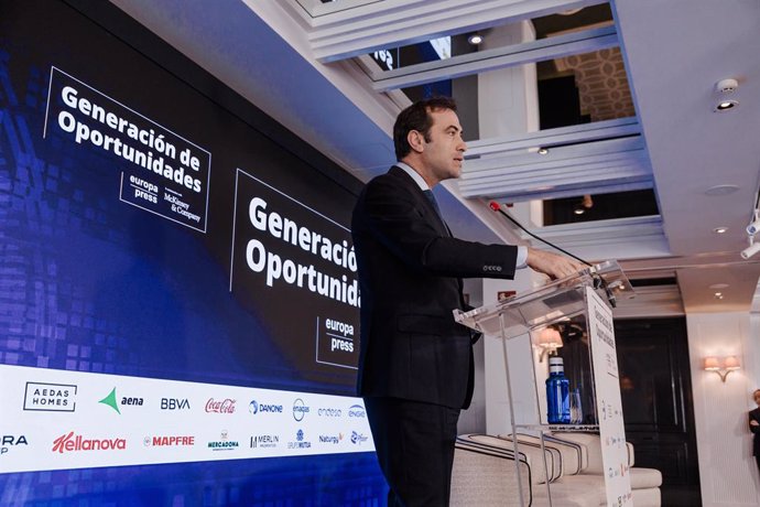 El ministro de Economía, Comercio y Empresa, Carlos Cuerpo, interviene durante el foro 'Generación de Oportunidades', en el Hotel Rosewood Villa Magna, a 2 de abril de 2025, en Madrid (España). 'Generación de Oportunidades' es la plataforma creada por Eur