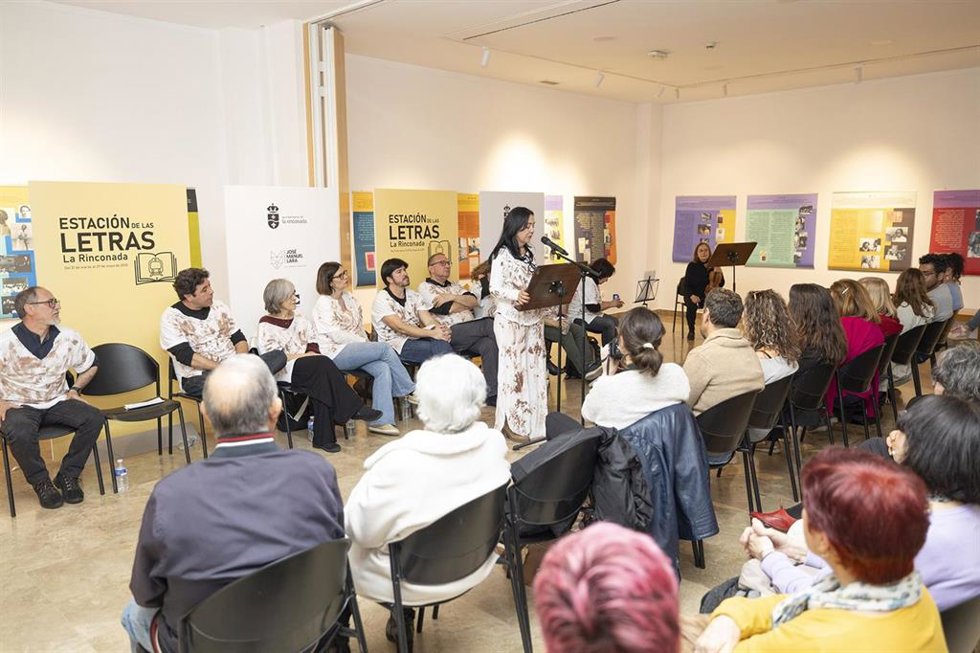 La Rinconada acoge el encuentro 'Poesía en el barro', en recuerdo a víctimas de la dana de Valencia, dentro del ciclo Estación de las Letras.