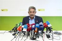 Revilla ve "mezquino" que el rey emérito le demande y se pregunta por qué él "y no Bárbara Rey o Corinna"