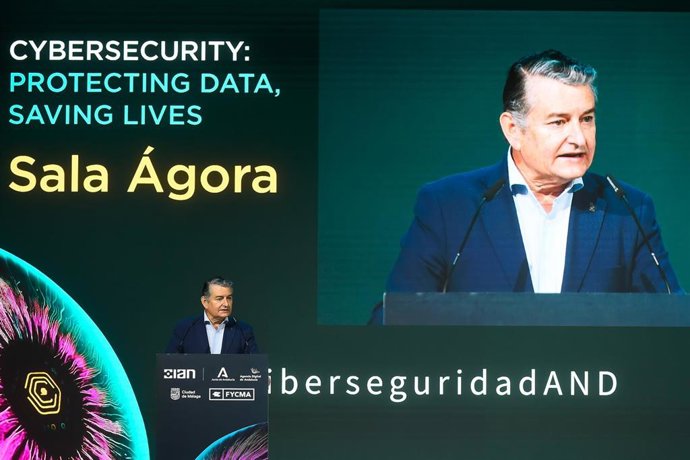 El consejero de la Presidencia, Interior, Diálogo Social y Simplificación Administrativa, Antonio Sanz, durante la inauguración del IV Congreso de Ciberseguridad de Andalucía.