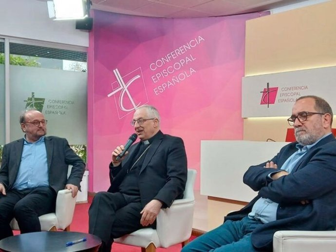 El obispo Alfonso Carrasco en la presentación del Consejo General de la Iglesia en la Educación.