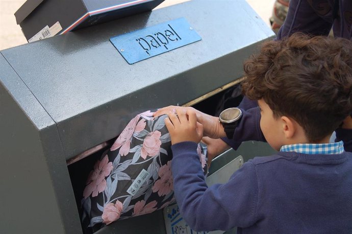 Los vecinos de la Costa del Sol Occidental reciclan más y mejor que el resto de andaluces y de españoles, según se desprende de las ratios de recogida selectiva de 2024 puestos en valor por la Mancomunidad de Municipios de la comarca.