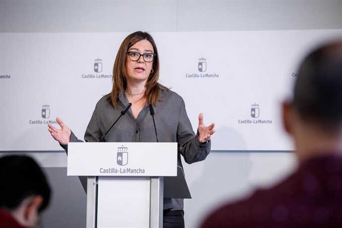 La consejera Portavoz del Gobierno regional, Esther Padilla, comparece en rueda de prensa, en el Palacio de Fuensalida, para informar sobre los acuerdos adoptados por el Consejo de Gobierno.