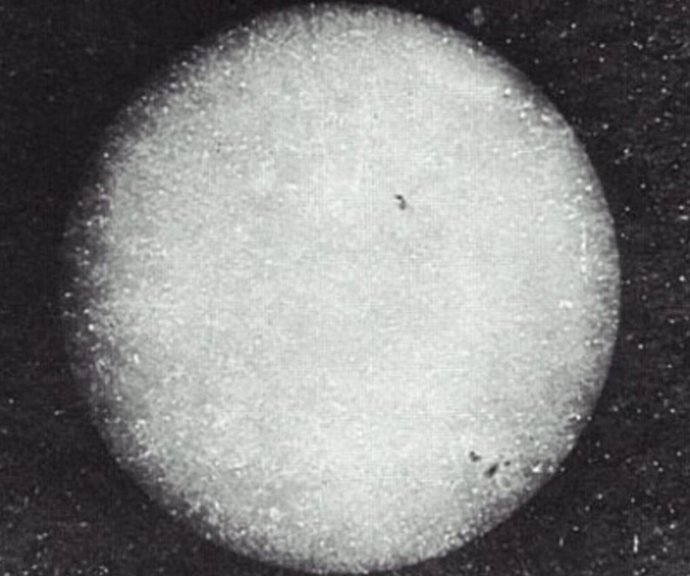 Primeira astrofotografia sobrevivente do Sol, tirada em 1845