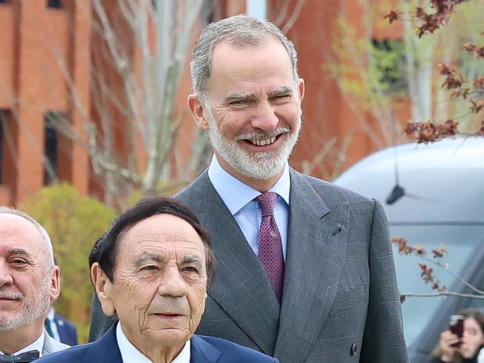 El Rey Felipe VI y el presidente de la Universidad Alfonso X El Sabio, Jesús Núñez, visitan la Universidad Alfonso X el Sabio con motivo de su 30 aniversario