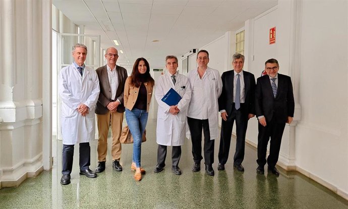 Investigadores, autoridades y testimonios en el acto por los 500 pacientes tratados con CAR-T.