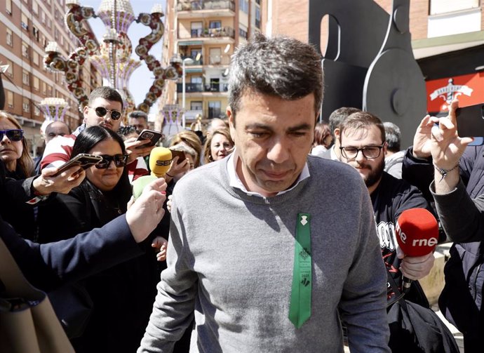 El presidente de la Generalitat valenciana, Carlos Mazón, asiste a las fiestas de la Magdalena, a 27 de marzo de 2025, en Castellón
