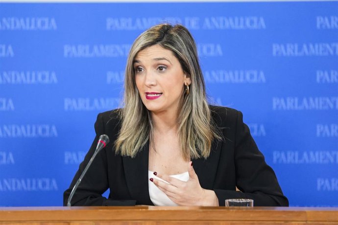 La portavoz del Grupo Parlamentario Socialista, María Márquez, este miércoles en rueda de prensa.