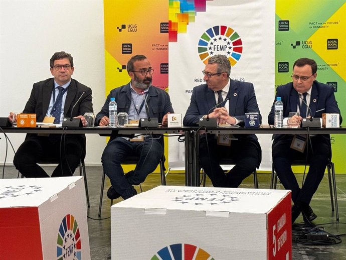 El presidente de la Diputación de Cáceres, Miguel Ángel Morales, participa en Sevilla en el VI Foro Mundial de Desarrollo Económi