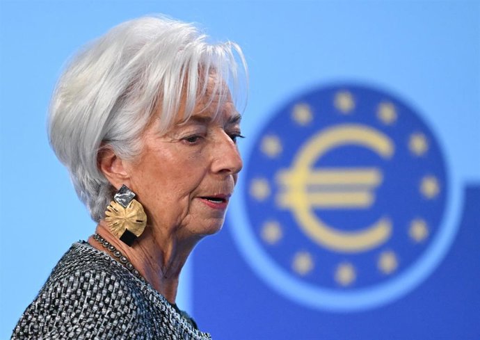 Archivo - 12 December 2024, Hesse, Frankfurt_Main: Christine Lagarde, President of the European Central Bank (ECB), arrives to attend a press conference, following a meeting of Europe's highest monetary authorities. Photo: Arne Dedert/dpa