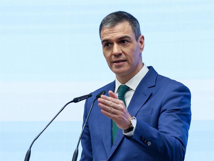 O Presidente do Governo, Pedro Sánchez, durante o segundo dia da quinta edição do fórum 'Fundos Europeus' do elDiario.es, no El Beatriz Madrid, em 28 de março de 2025, em Madri (Espanha). O elDiario.es está organizando uma nova edição desse fórum de relev
