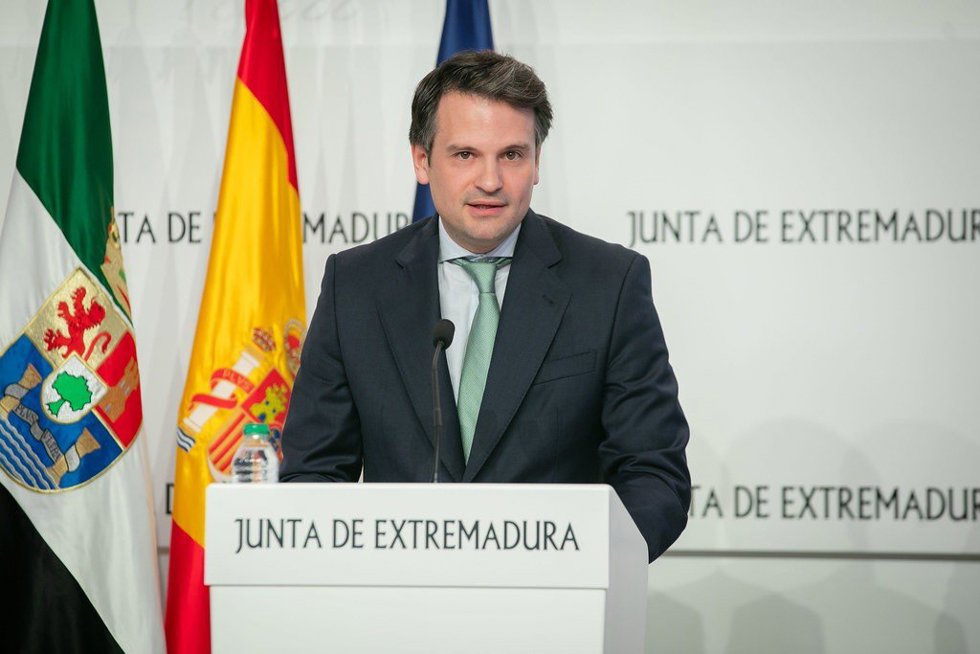 Archivo - Imagen de archivo del consejero de Presidencia, Interior y Diálogo Social de la Junta de Extremadura, Abel Bautista