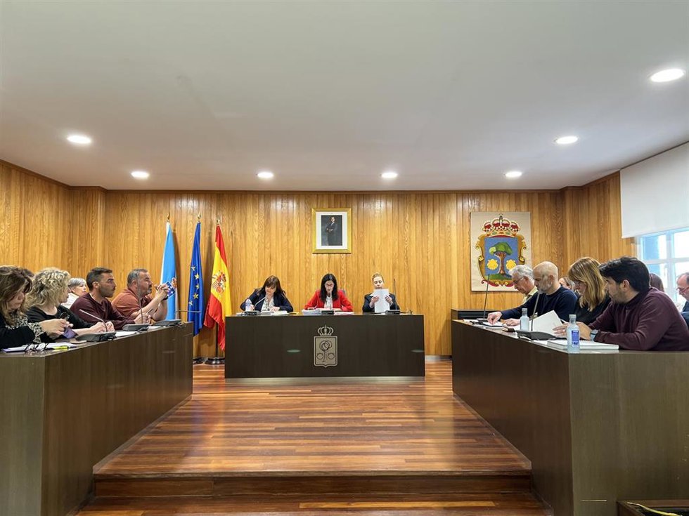 Archivo - Pleno en el Ayuntamiento de Cambre (A Coruña)