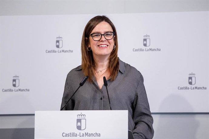 La consejera Portavoz del Gobierno regional, Esther Padilla, comparece en rueda de prensa, en el Palacio de Fuensalida, para informar sobre los acuerdos adoptados por el Consejo de Gobierno.