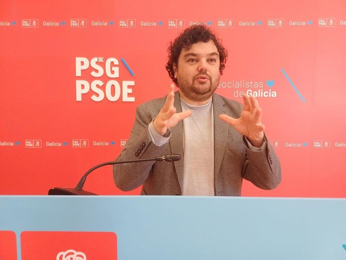 El portavoz de la Ejecutiva del PSdeG, Julio Torrado, en rueda de prensa