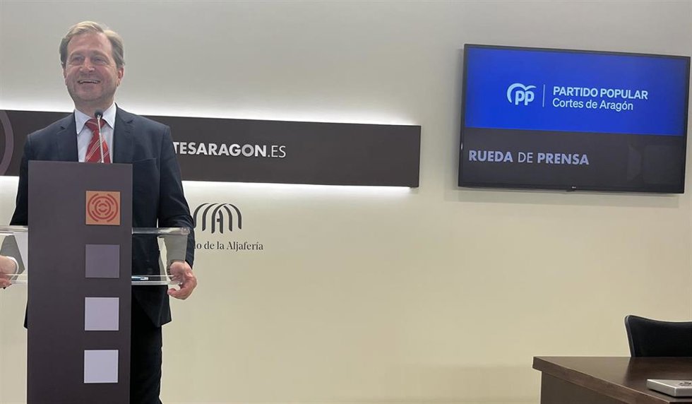 El portavoz del PP, Fernando Ledesma, en rueda de prensa.
