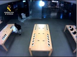 Imagen captada por cámaras de seguridad en el robo en Río Shopping.