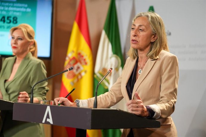 La consejera de Salud y Consumo, Rocío Hernández comparece en la rueda de prensa posterior al Consejo de Gobierno. A 2 de abril de 2025, en Sevilla (Andalucía, España). El Consejo de Gobierno de la Junta de Andalucía se reúne en el Palacio de San Telmo pa