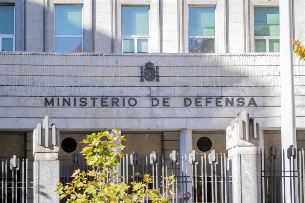 Archivo - Fachada del Ministerio de Defensa.