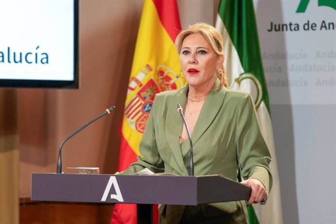 La consejera de Economía, Hacienda y Fondos Europeos y portavoz del Gobierno, Carolina España, comparece en la rueda de prensa posterior al Consejo de Gobierno. 