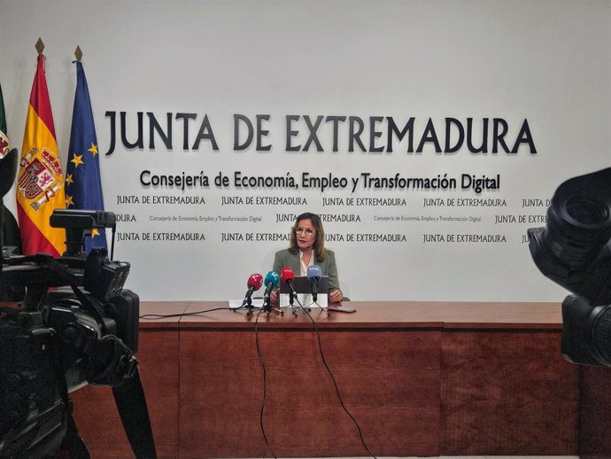 La secretaria general de Empleo, María José Nevado, ofrece una rueda de prensa