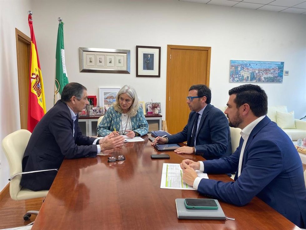 Mercedes Colombo en la reunión sobre la gestión del agua.