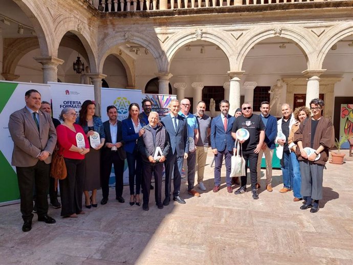 Jornadas por el Día Europeo de la Artesanía en la Escuela de Arte de Almería.