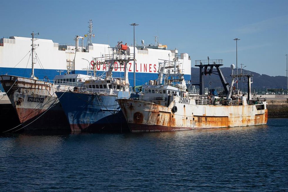 El barco con bandera de Guinea-Bisáu atracado en el puerto de Vigo, a 29 de marzo de 2025, en Vigo, Pontevedra, Galicia (España).