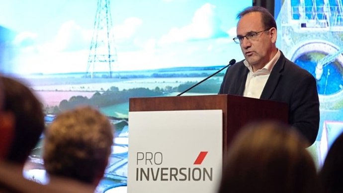 El ministro de Economía y Finanzas de Perú, José Salardi