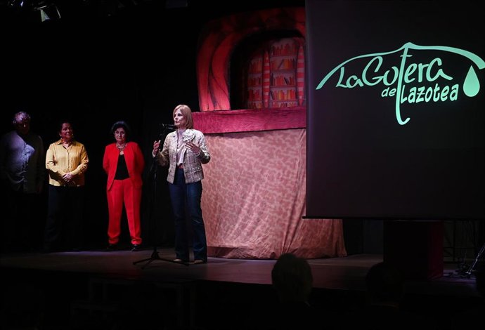 La alcaldesa de Jerez de la Frontera (Cádiz), María José García-Pelayo, en la presentación del nuevo Teatro de Títeres de La Gotera de Lazotea