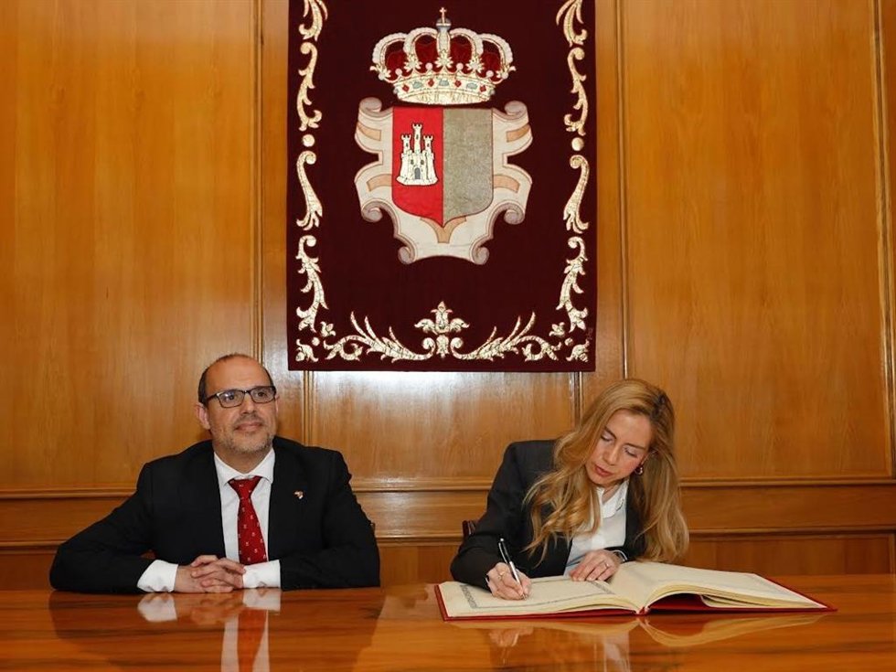 Fernández Cornago; "Cortesía y deliberación parlamentaria son dos aspectos fundamentales que guían la labor legislativa"