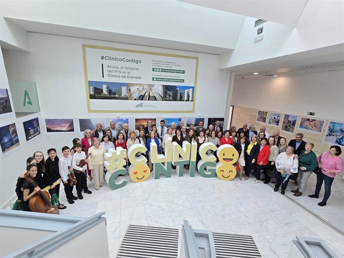 El Clínico San Cecilio de Granada rinde homenaje a los 157 profesionales jubilados en 2024