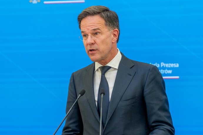 26 de março de 2025, Varsóvia, Polônia: Mark Rutte, secretário-geral da Organização do Tratado do Atlântico Norte (OTAN), fala durante uma coletiva de imprensa. O primeiro-ministro polonês Donald Tusk se reúne com o secretário-geral da OTAN, Mark Rutte. A