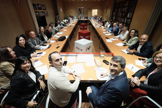Pedro Fernández preside la reunión de la ejecutiva provincial del PSOE de Granada