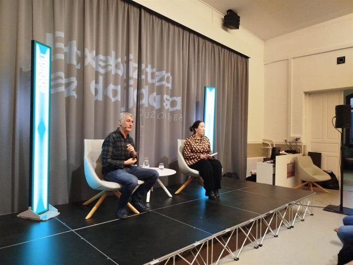 El diputado de EH Bildu en el Congreso de los Diputados Oskar Matute en la jornada sobre vivienda organizada en Pamplona