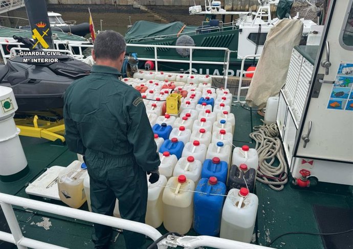 Material incautado por la Guardia Civil durante la operación.