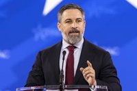 Abascal, ante los aranceles de Trump, culpa a PP y PSOE de "arrastrar" a los españoles "a una guerra comercial suicida"