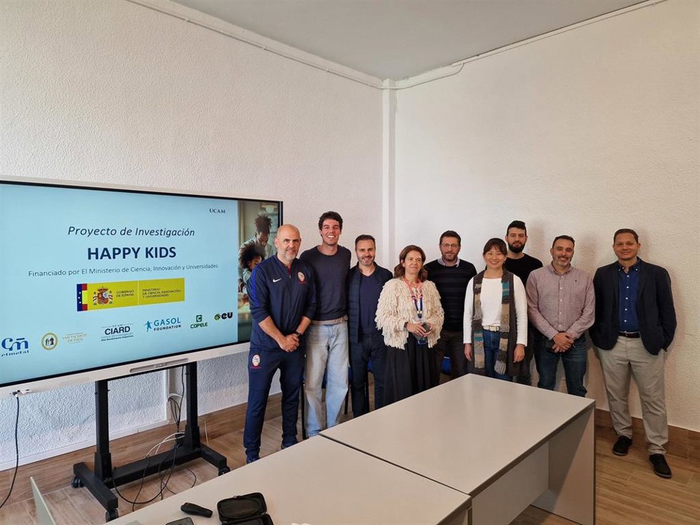 Responsables del proyecto 'Happy Kids', en la presentación de la iniciativa
