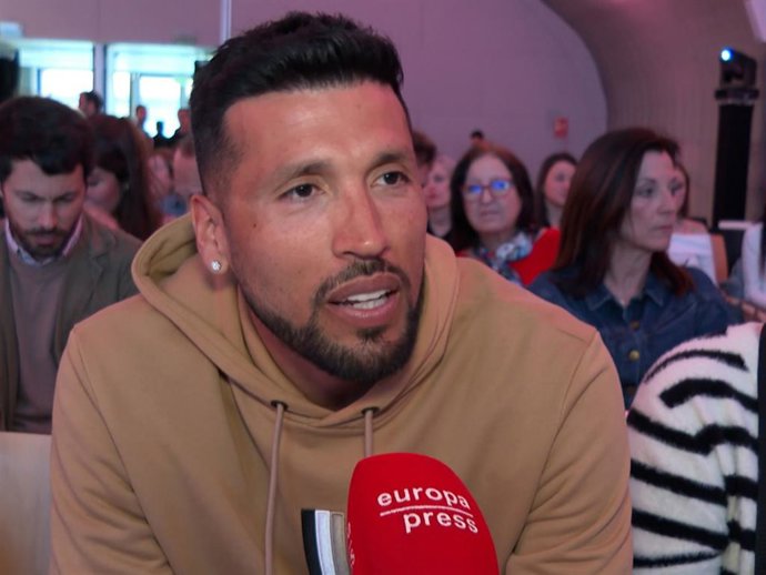 Ezequiel Garay en la presentación del último libro de su exmujer Tamara Gorro