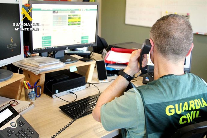 La Guardia Civil alerta de una estafa para transferir 5.000 euros con la excusa de haber recibido un crédito por error