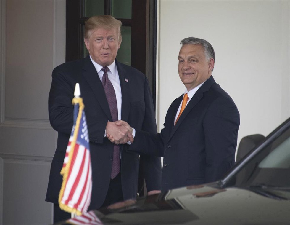 Archivo - El presidente de Estados Unidos, Donald Trump, recibe en 2019 al primer ministro de Hungría, Viktor Orbán, en la Casa Blanca