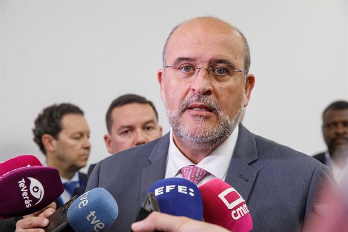 El vicepresidente primero del Gobierno regional, José Luis Martínez Guijarro