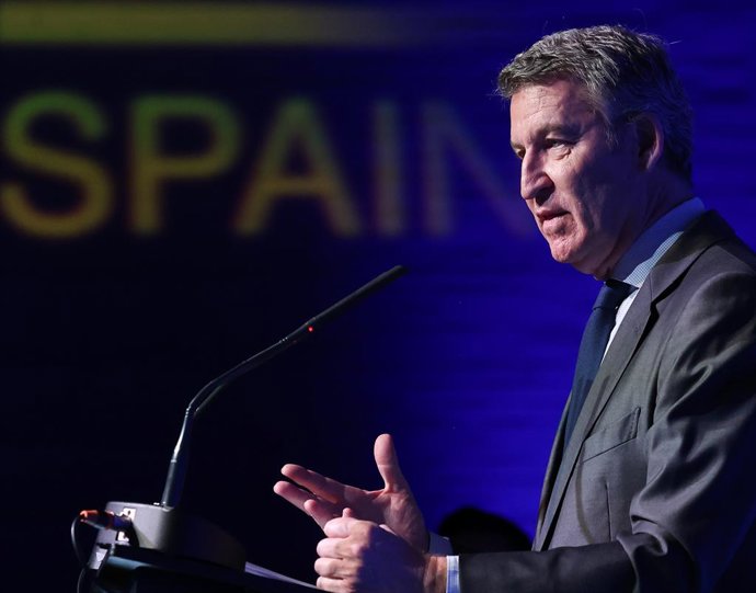 El presidente del PP, Alberto Núñez Feijóo, participa en la cuarta jornada de la quinta edición del foro 'Wake Up, Spain 2025!’, en Casa de América, a 3 de abril de 2025, en Madrid (España). Bajo el epígrafe ‘Los desafíos de España ante el nuevo orden mun